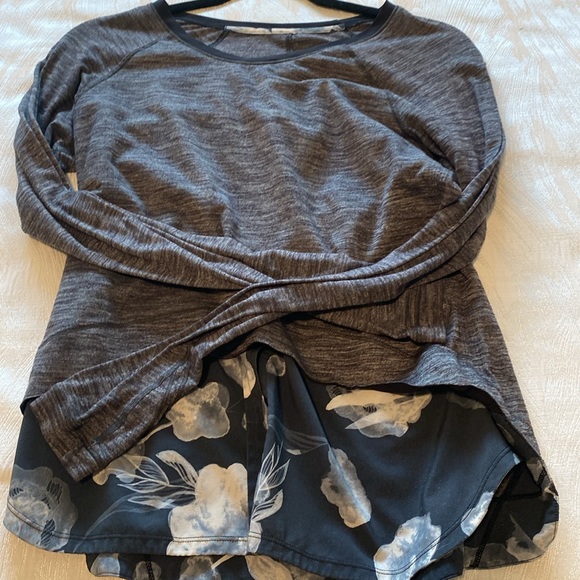 Used lululemon top - Picture 4 of 4